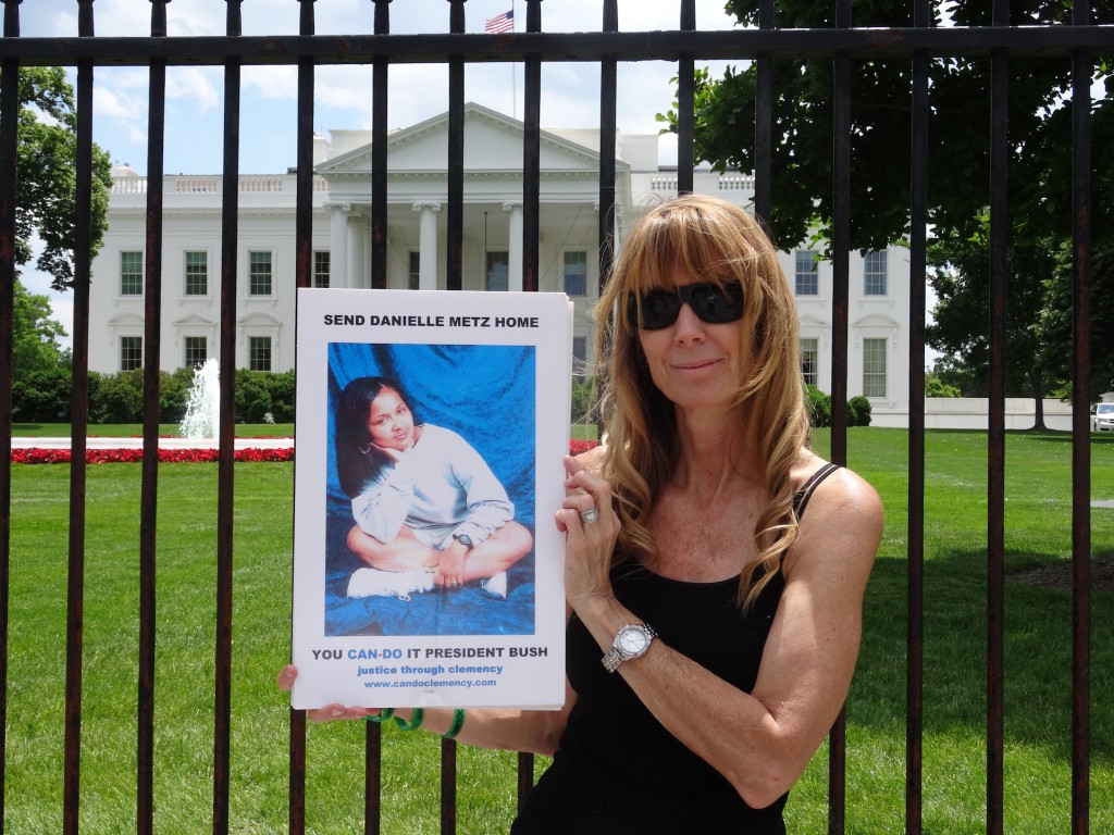 Amy takes Danielle Metz to the White House - 2014